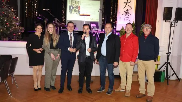 Erstmals fand in Mureck die „Lichtblicke Gala“ statt, deren Reinerlös dem Soforthilfefonds von „Licht ins Dunkel“ zur Verfügung gestellt wird. Durch das Programm führten Karl Kainz und Georg Richter