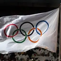 Nun weht die Fahne mit den olympischen Ringen doch im italienischen Wind