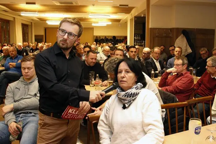 Abschließend stellten die Besucher ihre Fragen