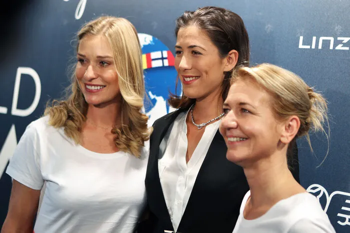 Turnierbotschafterin Babsi Schett mit Topstar Garbine Muguruza und Organisatorin Sandra Reichel.