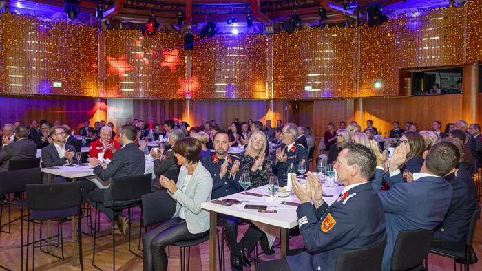 Menschen, die sich ehrenamtlich für die Allgemeinheit einsetzen standen bei der ersten "Stille Helden"-Gala der Kleinen Zeitung im Casino Velden im Mittelpunkt.