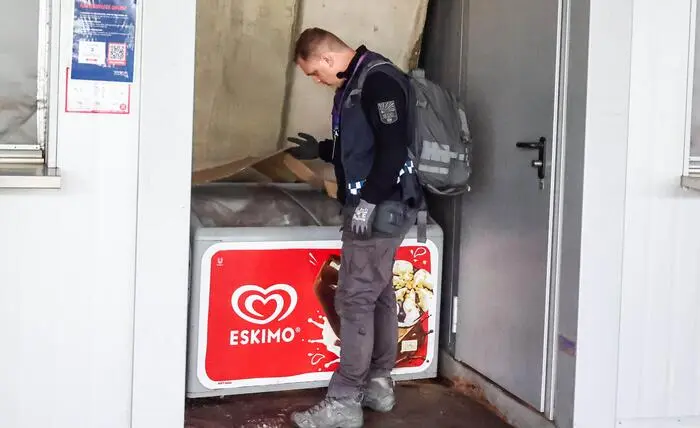 Vorsorglich werden jeden Vormittag alle Tribünen durchsucht