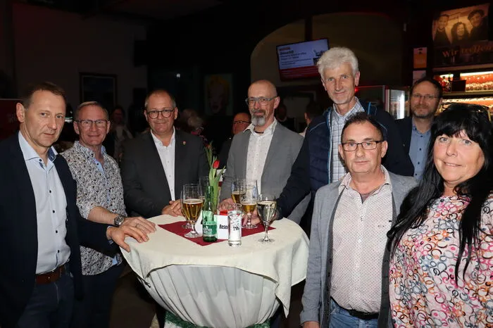 Neben zahlreichen SPÖ-Politikern, darunter Voitsbergs Bürgermeister Bernd Osprian (Dritter von links) und