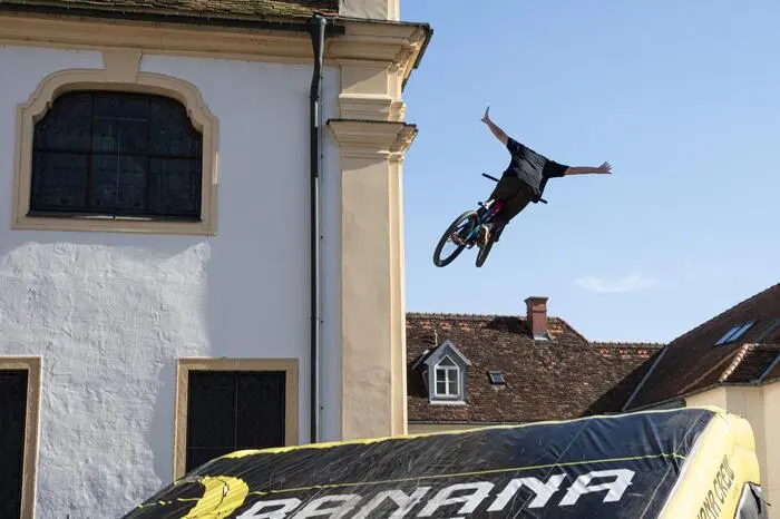 Der Höhepunkt war eine große Freestyle-Bike-Show, die die Zuschauer in Staunen versetzte.