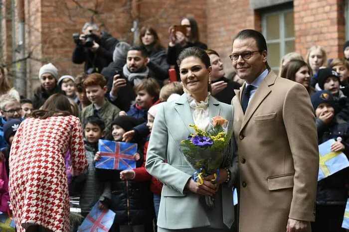 Die beiden waren gemeinsam mit der schwedischen Kronprinzessin Victoria (40) und ihrem Mann, Prinz Daniel (44), unterwegs.