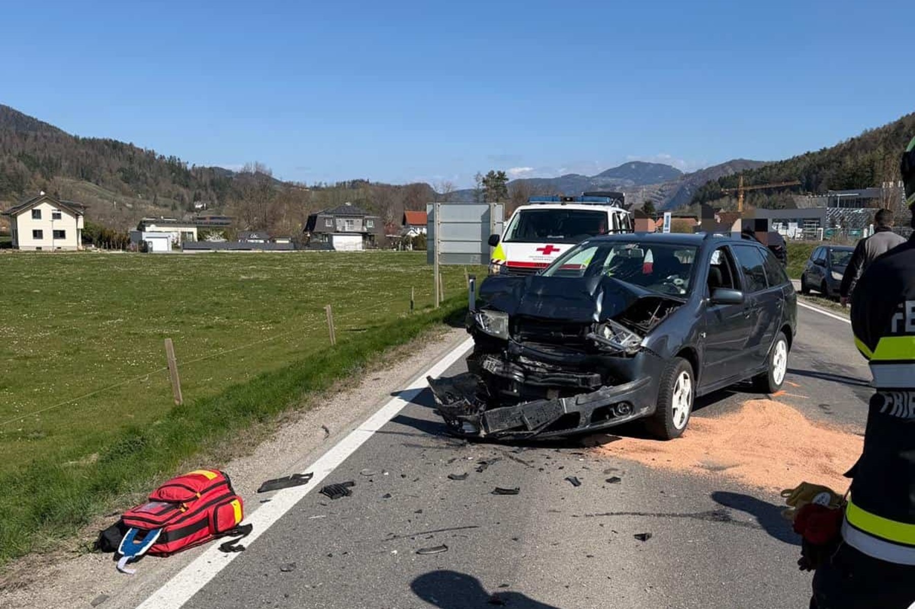 Nördlich von Graz: Alk-Lenkerin rammte Auto, auch zwei Kinder verletzt