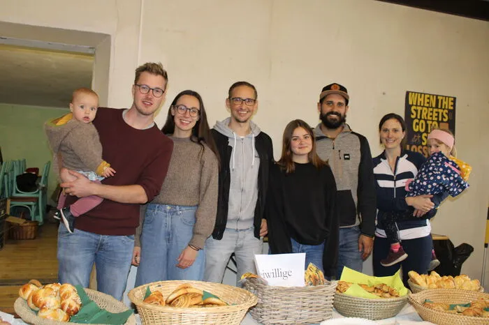 Gestartet wurde mit einem Wanderer-Café in der Gemeindewerkstatt.
