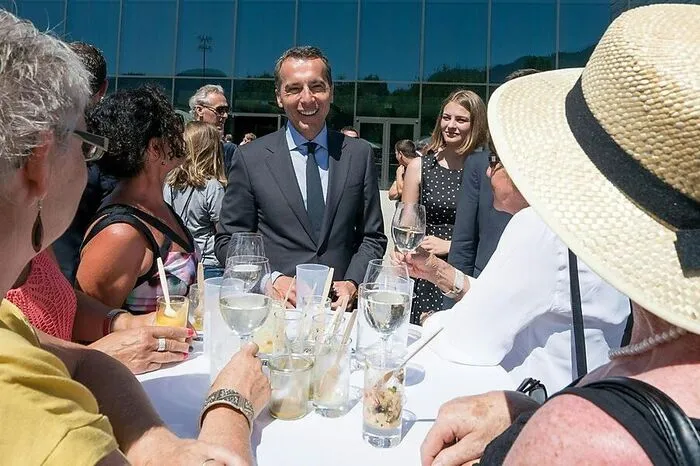 Ein lockerer, angenehmer Termin für den Kanzler.