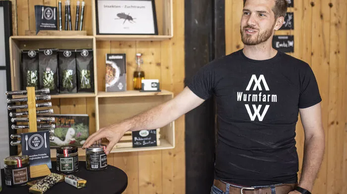 Andreas Koitz betreibt seit 2016 die Wurmfarm in Bad St. Leonhard.