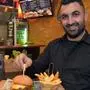 Sentürk Erkara in seiner "Jack´s Burger"-Filiale in Klagenfurt, der neue Standort in Villach wird ähnlich aufgebaut sein