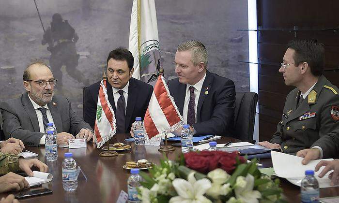 Bilaterale Gespräche im Verteidigungsministerium in Beirut