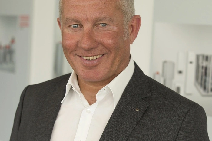 „Eine Maschine ist immer nur so gut, wie sie vom Menschen gemacht wird. Auch wenn die Digitalisierung voranschreitet – Kreativität und Fachwissen werden immer vom Menschen kommen.“