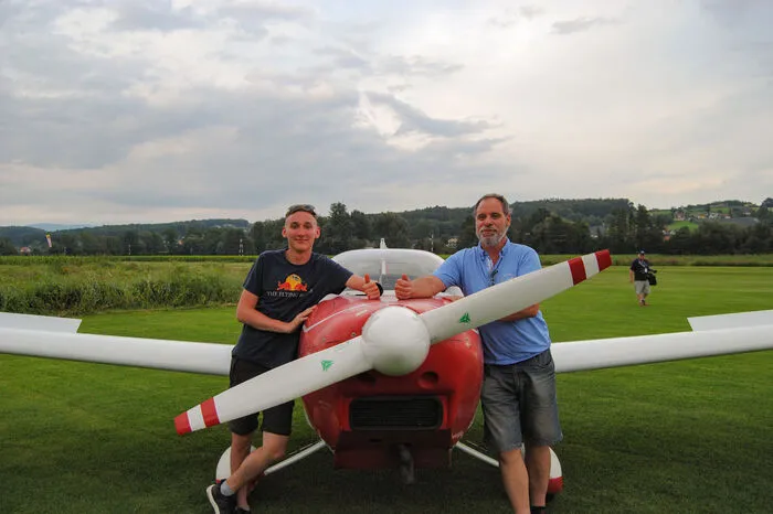 Michael Marx und Organisationsleiter Harald Purkathofer vom Flugsport-Club Weiz flogen als ein Team mit.
