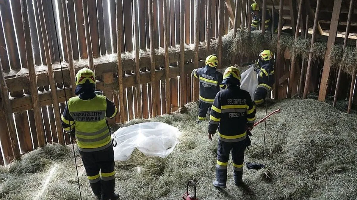 Die Feuerwehrkameraden suchten nach Glutnestern