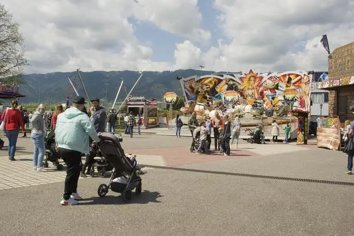 Neben den zahlreichen Ausstellern in der Zeltweghalle wurde der Vergnügungspark auf den Vorplatz des Sportzentrums verlegt. Durch dieses „Facelifting“ wurden zahlreiche Parkflächen frei.