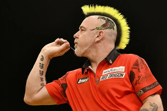 Der amtierende Weltmeister geht mit großen Ambitionen in das Turnier, denn nach dem WM-Titel gewann Wright dieses Jahr zuerst das Masters und später auch die Darts-EM. Vor den rund 1.000 Zusehern im Alexandra Palace wird er heute wohl auch seinen Walk-On, wie gewohnt, zelebrieren.Spitzname: SnakebiteAlter: 50Nation: SchottlandWeltrangliste: 2.