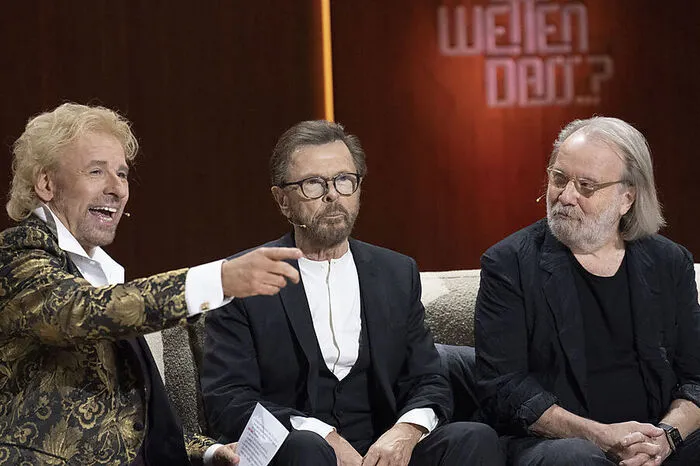 Björn Ulvaeus und Benny Andersson von ABBA anlässlich der Comeback-CD "Voyage" auf der Couch mit Gottschalk