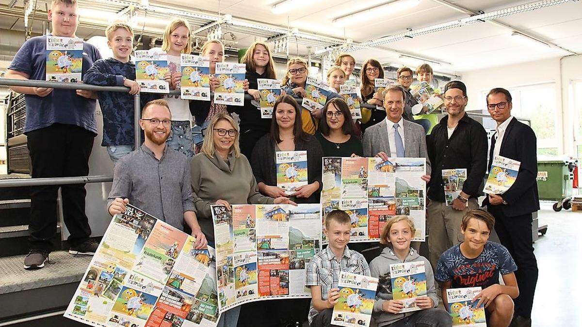 Die Kinder stellten ihre Zeitung in der Druckerei Bachernegg vor