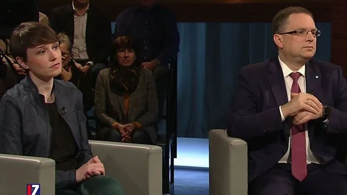 Koalitions-Klubobleute "im Zentrum": Sigrid Maurer (Grüne) und August Wöginger (ÖVP)