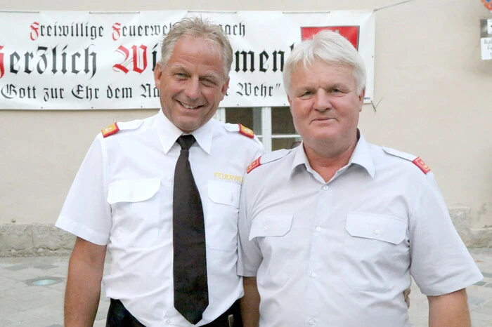 Fest das Tanzbein schwingen sah man unter anderem Bezirksfeuerwehrkommandant Friedl Monai, Friesachs Polizeichef Günther Ratschnig, Murauer Bier-Logistikleiter Roland Maurer, Moderator Rene Schabernig, Tischlermeister Erwin Hirschl, Friesacher Bürgerfrauen-Obfrau Hannelore Maurer sowie Bürgermeister Josef Kronlechner.