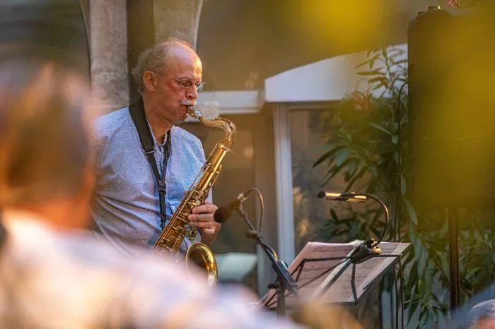 Mit zahlreichen Eigenkompositionen verzaubert die Jazz-Band ihr Publikum