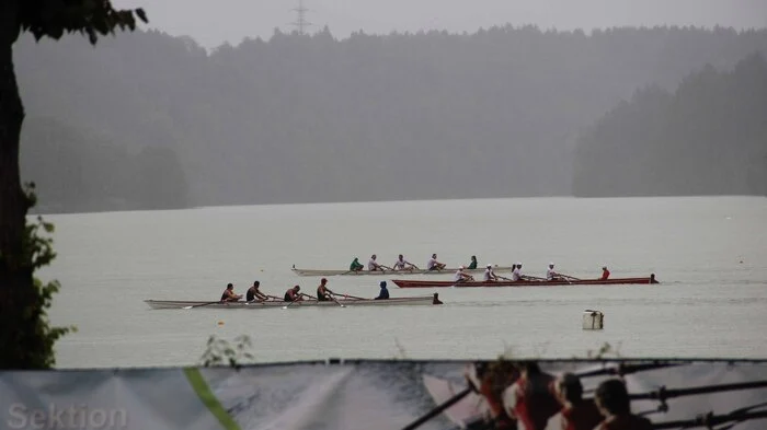 Trotz strömenden Regens gingen zahlreiche Teilnehmer an den Start.
