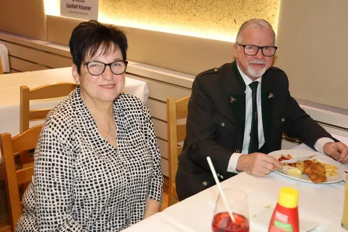 Der Ballabend im Gasthaussaal wurde von vielen Besuchern auch wegen der ausgezeichneten, abwechslungsreichen Speisen aus der Kraxner-Küche besucht