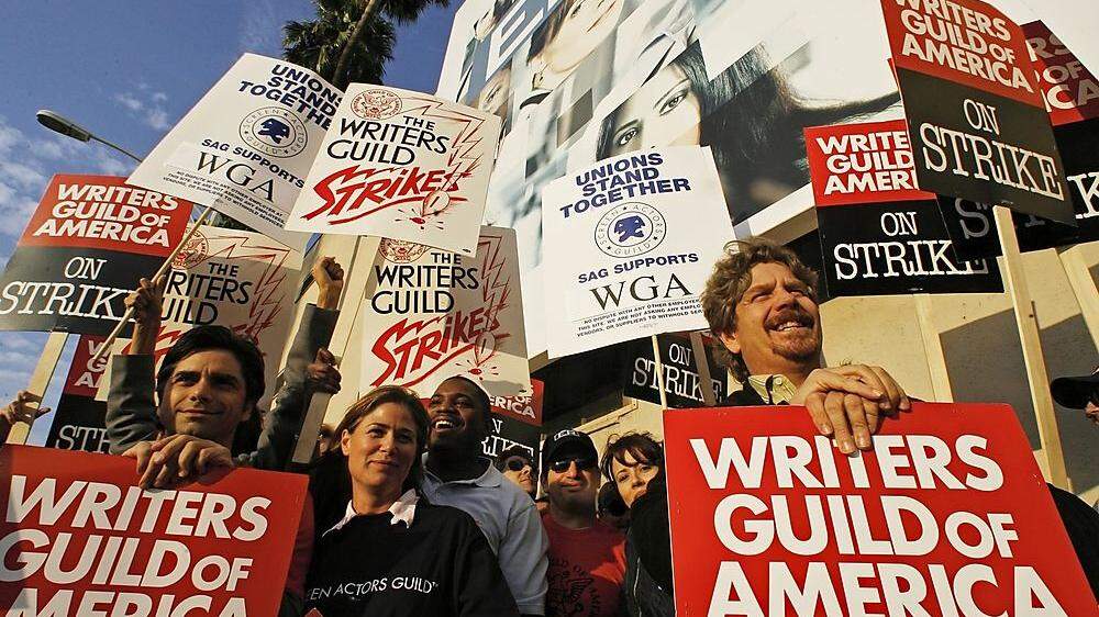 Autorenstreik in Hollywood: Damals unterstützten Stars wie John Stamos, Maura Tierney den Protest 