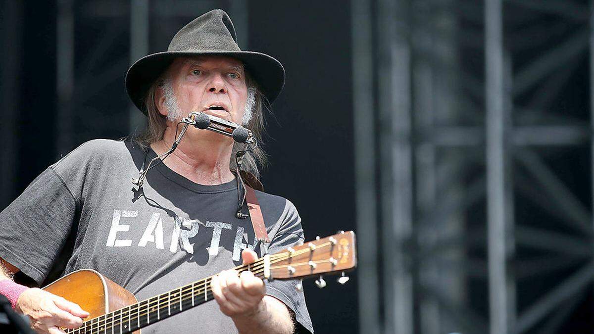 Neil Young (73)