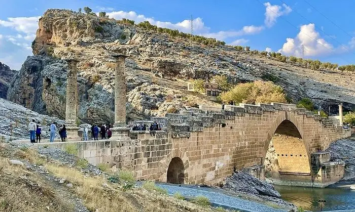 Die römische Brücke über den Fluss Cendere 