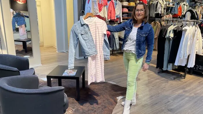 Im Deutschlandsberger Fashion Planet gibt es bunte Mode - aber nicht nur für die Damen.