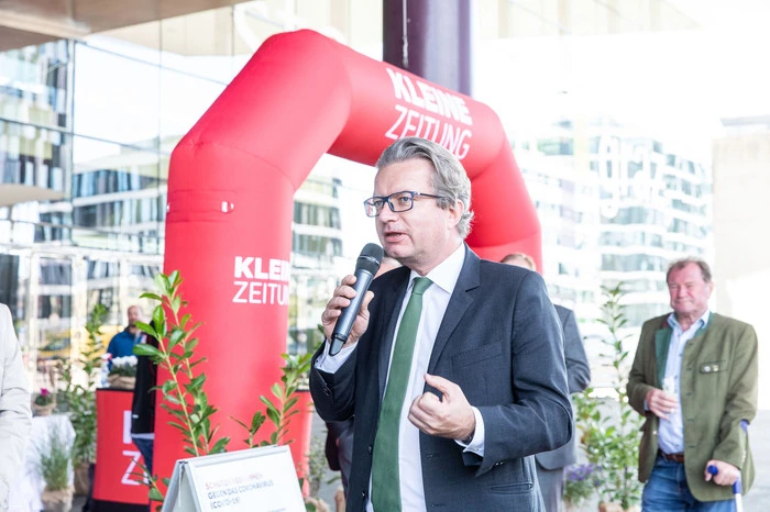 Kultur- und Sportlandesrat Christopher Drexler (ÖVP) lobte die Idee, die „tiefe Verwurzelung unter Beweis zu stellen.“