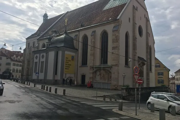 Die Grazer Dompfarre ist derzeit doppelt gefordert: Zum einen gibt es ein Bündel an Corona-Schutzmaßnahmen, zum anderen wird dieses Jahr - wie seit Langem geplant - die Renovierung des Doms fortgesetzt.