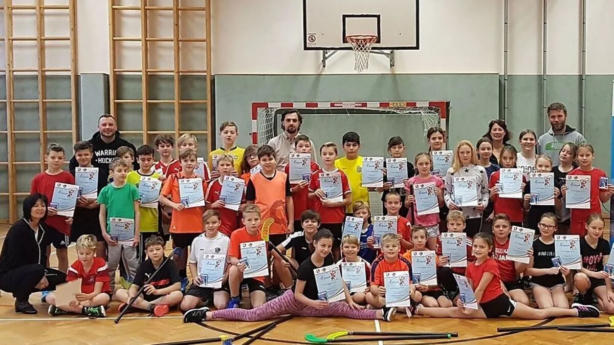 Mühlstein besuchte schon zahlreiche Schulen und verteilte Winni-Abzeichen