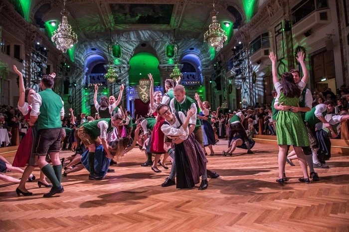 Unter der Leitung von Claudia Eichler wurde auch 2018 eine anspruchsvolle Polonaise aufgeführt.