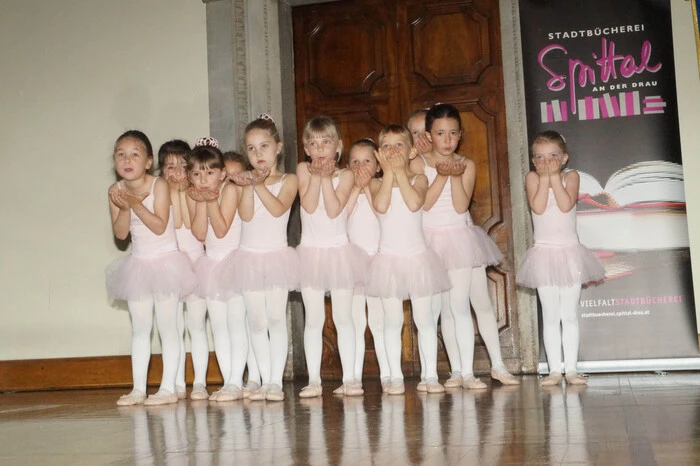 Die kleinen Tänzerinnen des Tanzstudios Oxana Tockner entzückten bei der Eröffnungsfeier.