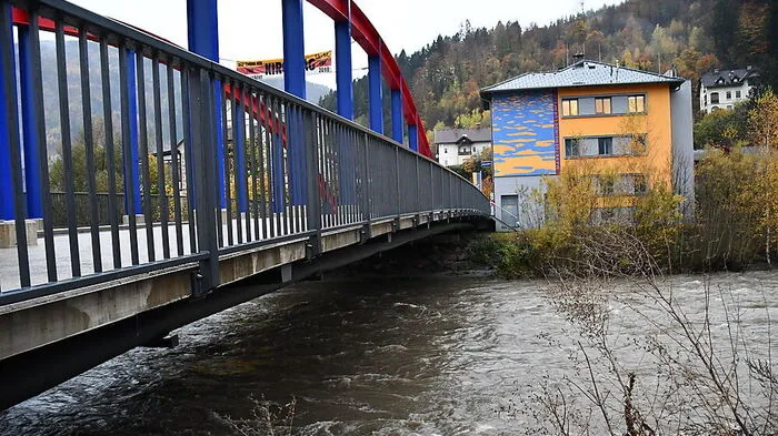 Die Möll steigt in Möllbrücke rasant an
