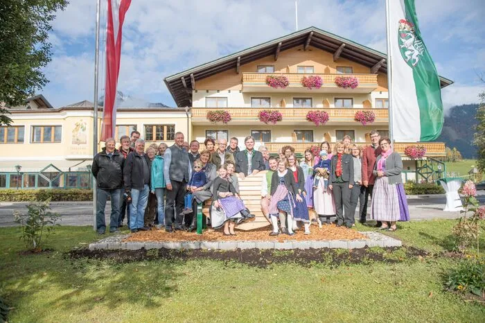 Mit Herzbank dekoriert: Häuserl im Wald (4.) in Mitterberg-St. Martin 