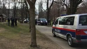 Der Grazer Volksgarten ist für die Polizei Dauerthema (Archivbild). Jetzt gibt es Vorwürfe gegen einen Beamten 