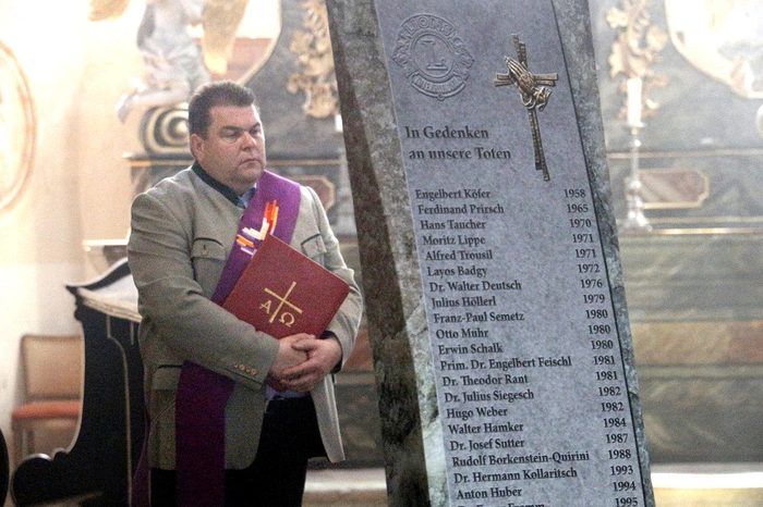 Beim Totengedenken in der Augustinerkirche hielt Diakon Michael Gruber einen kurzen Wortgottesdienst.