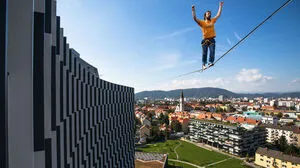 Reini Kleindl auf der Slackline