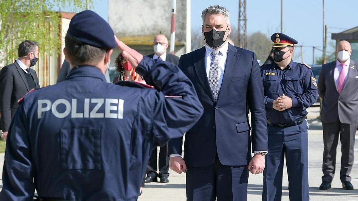 Innenminister Karl Nehammer (ÖVP) auf seiner aktuellen Westbalkanreise 