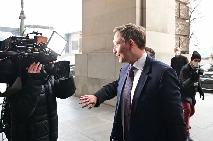 Der neue Finanzminister und FDP-Chef Christian Lindner trat ebenfalls vor die Kameras.