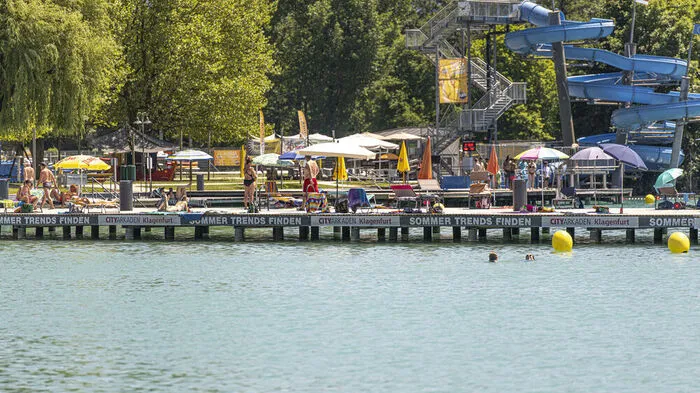 Das Strandbad Klagenfurt hat auch noch im Oktober geöffnet.