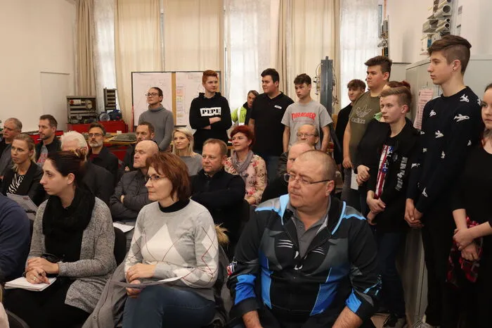 Unter den Gästen befanden sich Bürgermeister Bernd Osprian, WKO-Regionalstellenobmann Peter Sükar und Landtagsabgeordneter Karl Petinger, der verabschiedet wurde.