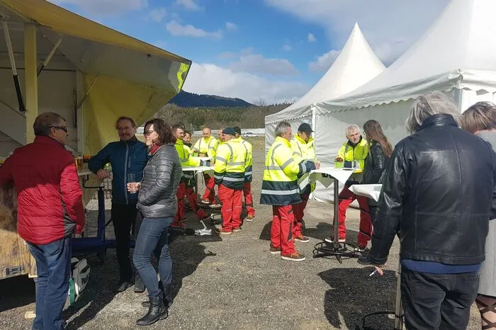 Klicken Sie sich durch die Bilder der Baustelle!