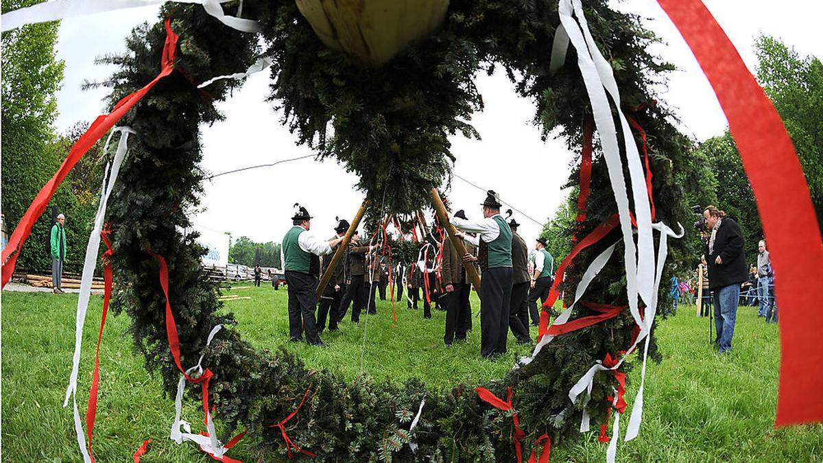 Maibaum-Aufstellen vor 2020