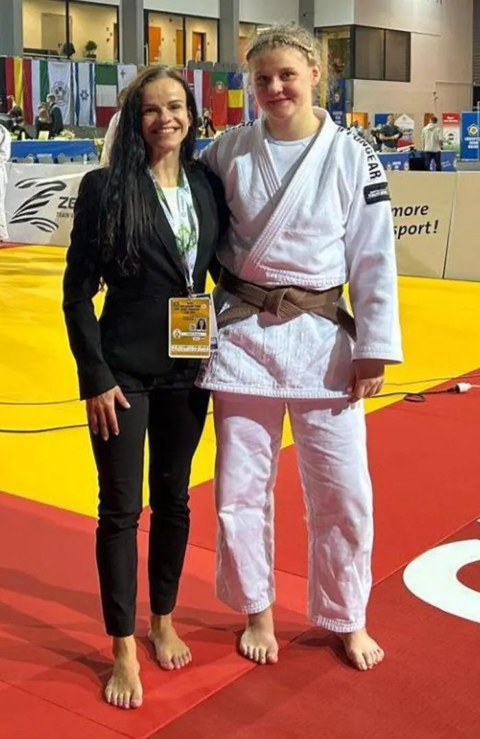 Emma Filzwieser (rechts)