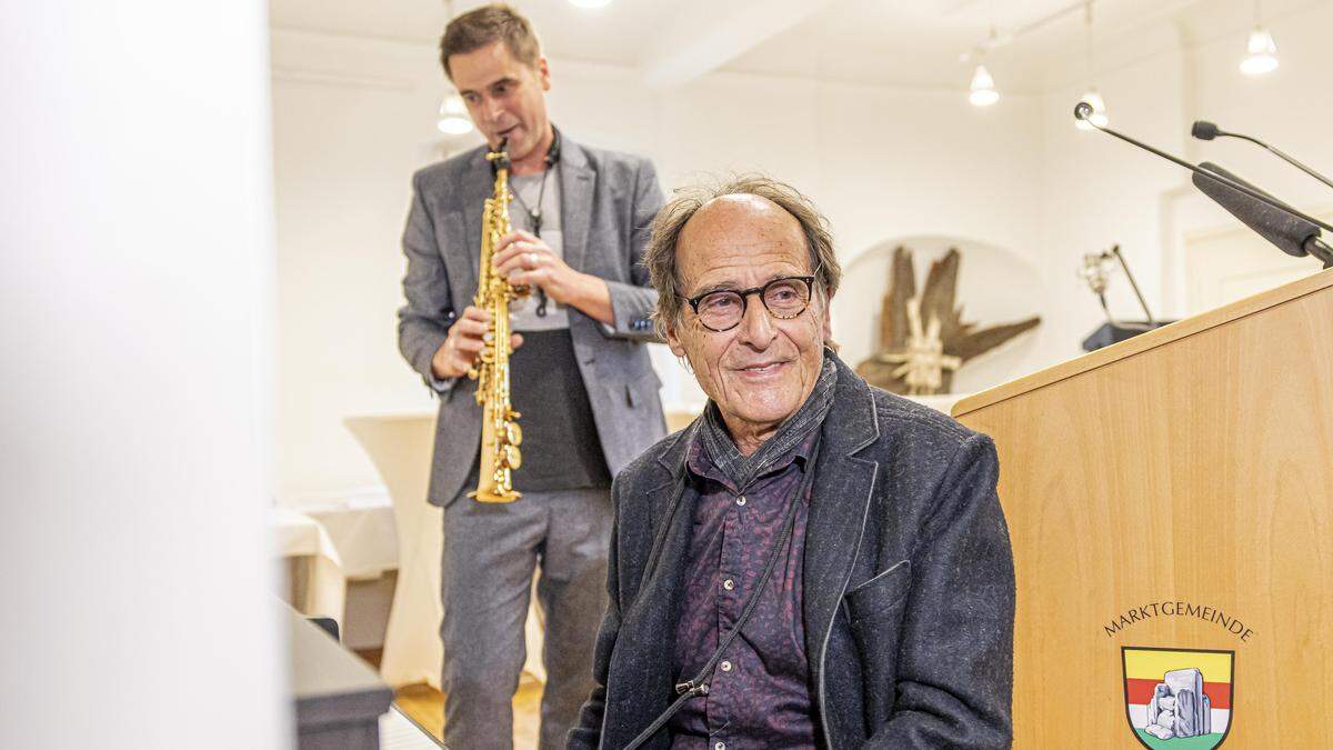 Manfred Bockelmann, dahinter Saxofonist Edgar Unterkirchner