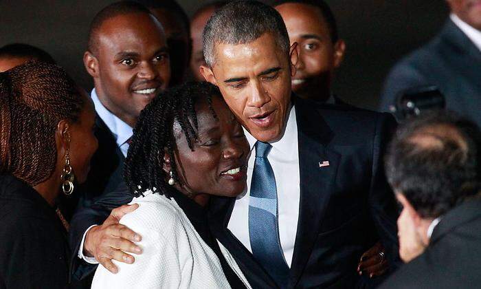 Auma Obama mit ihrem Halbbruder, dem früheren US-Präsidenten Barack Obama